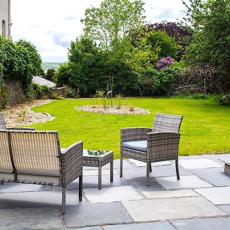 Dingle Garden Townhouse Bed and Breakfast Exteriör bild The garden of the house