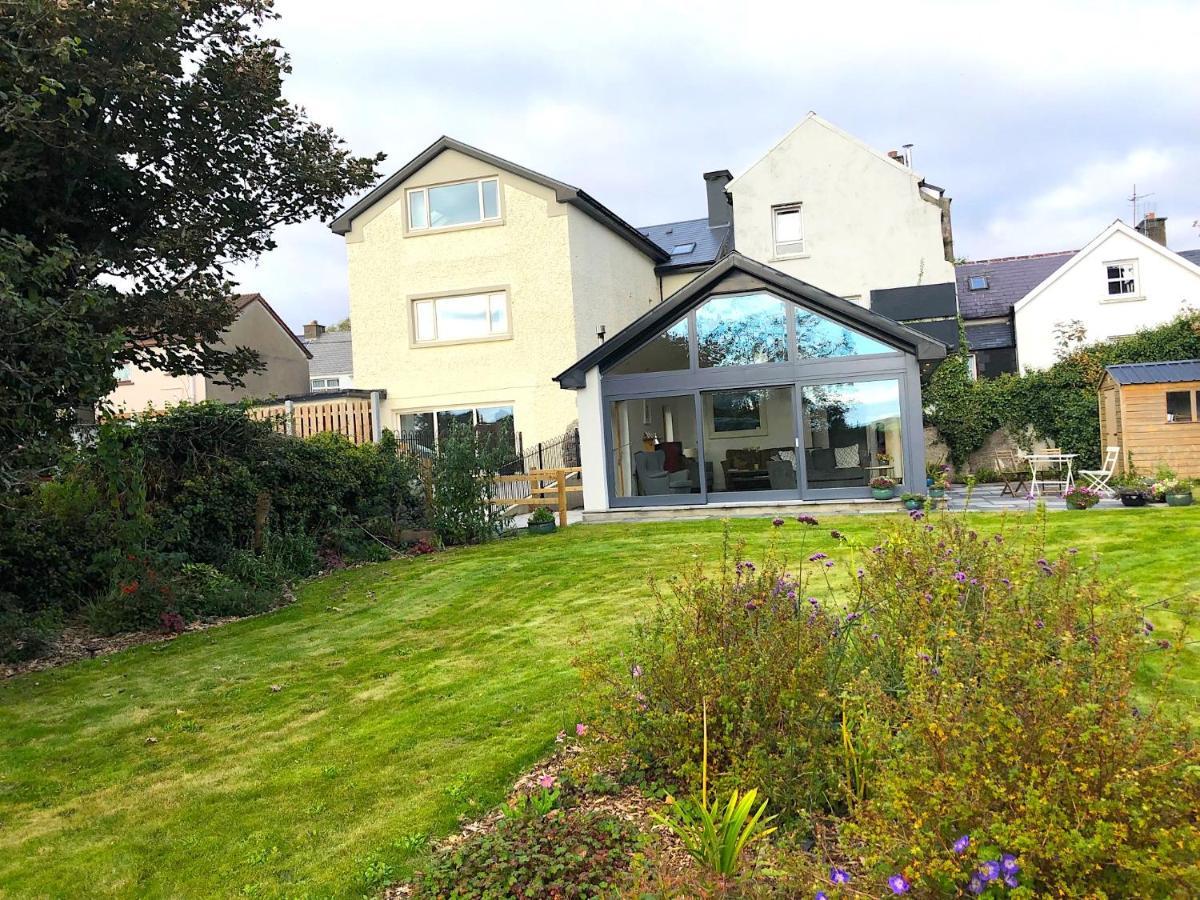 Dingle Garden Townhouse Bed and Breakfast Exteriör bild The house of the artist in 2019