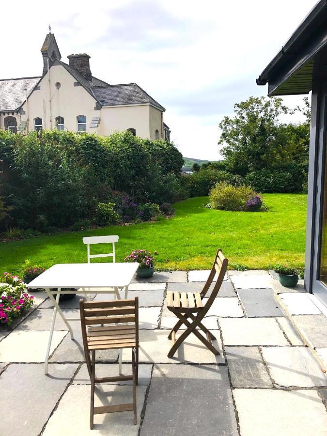 Dingle Garden Townhouse Bed and Breakfast Exteriör bild The garden of the former school house