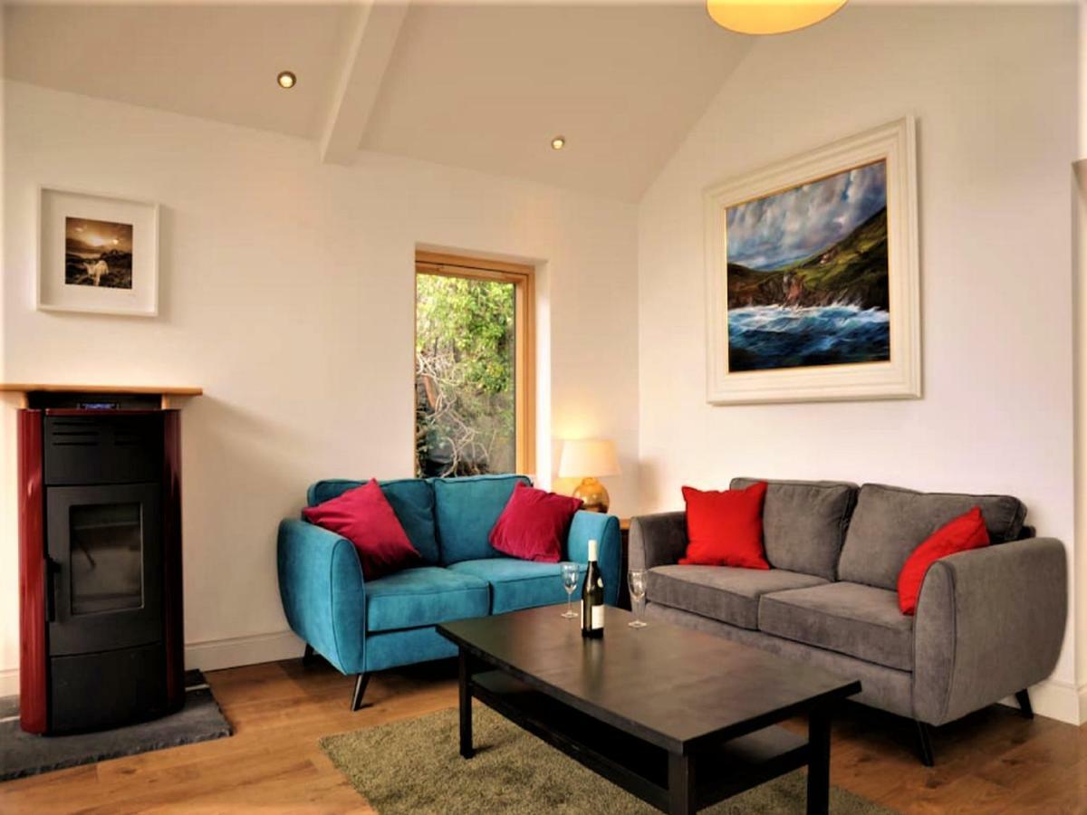 Dingle Garden Townhouse Bed and Breakfast Exteriör bild The interior of the cottage