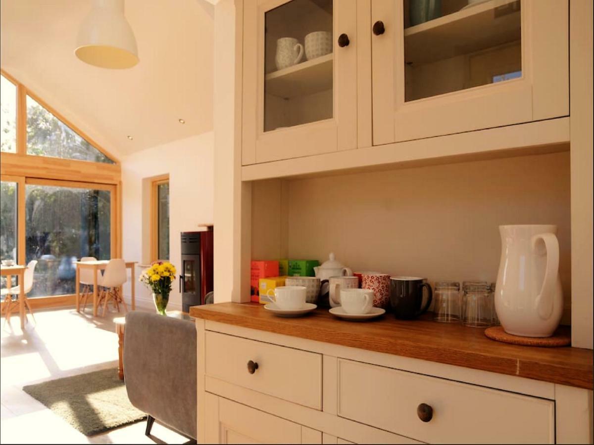 Dingle Garden Townhouse Bed and Breakfast Exteriör bild A kitchen